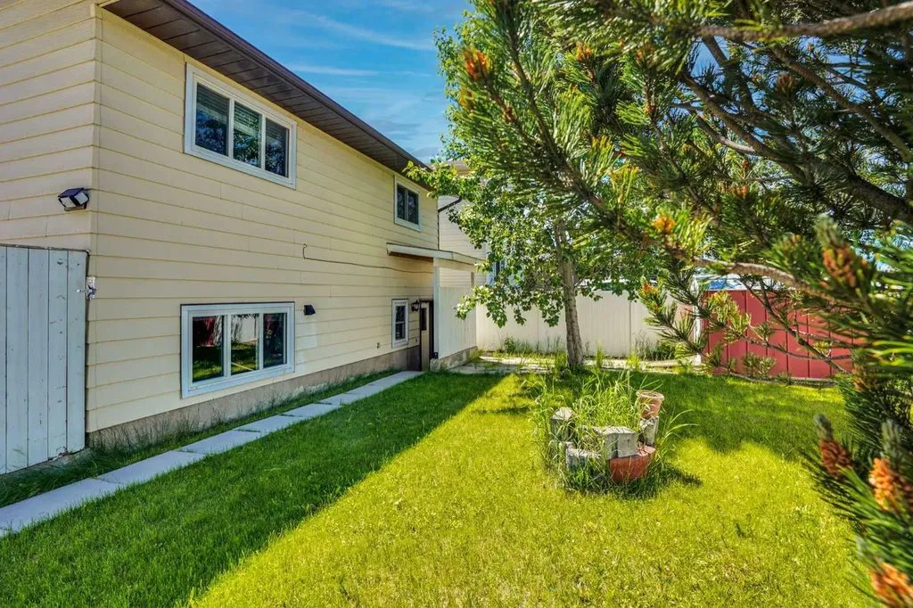 60 Whitaker Close NE Calgary AB T1Y 5K3