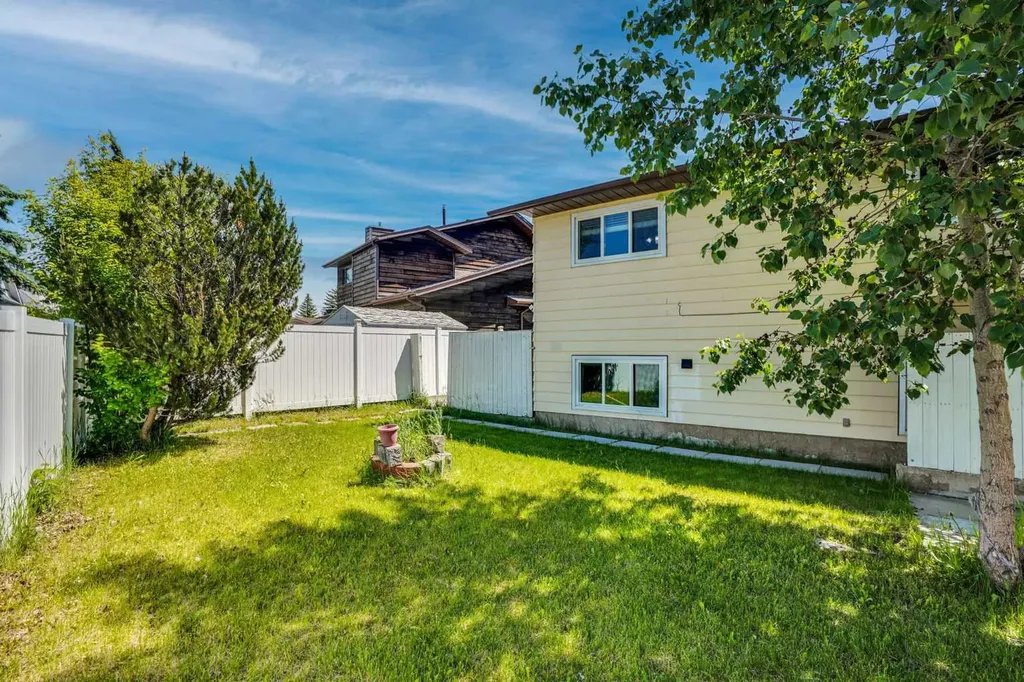 60 Whitaker Close NE Calgary AB T1Y 5K3