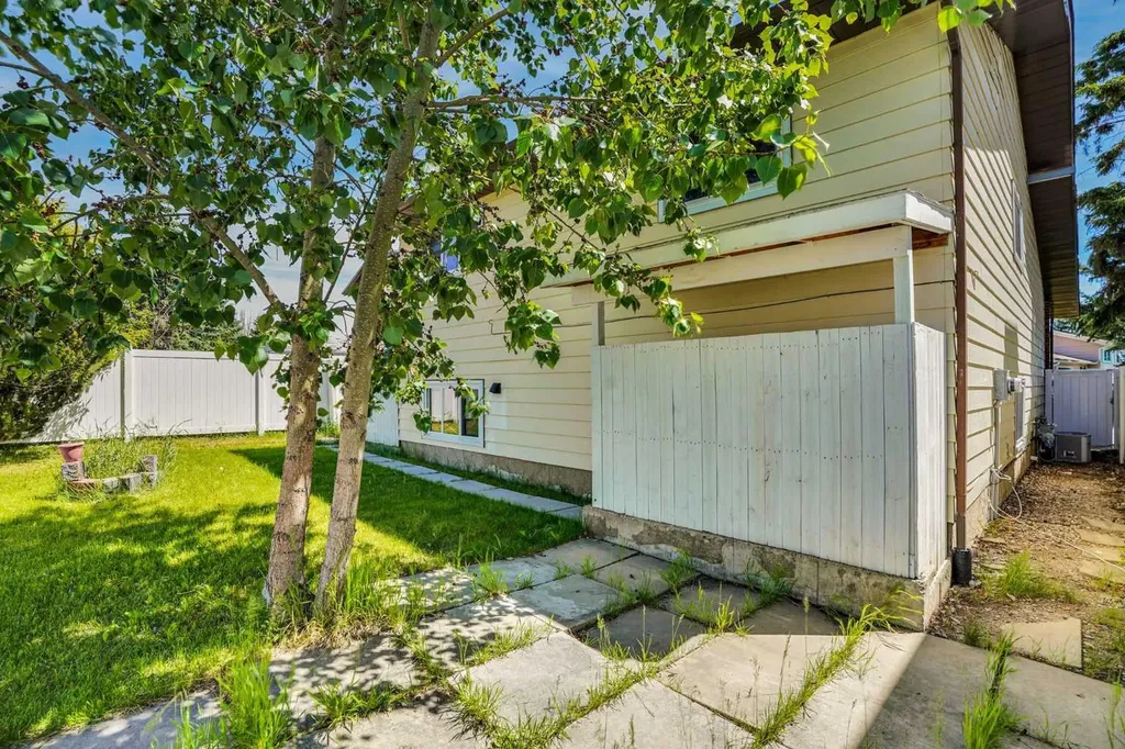 60 Whitaker Close NE Calgary AB T1Y 5K3