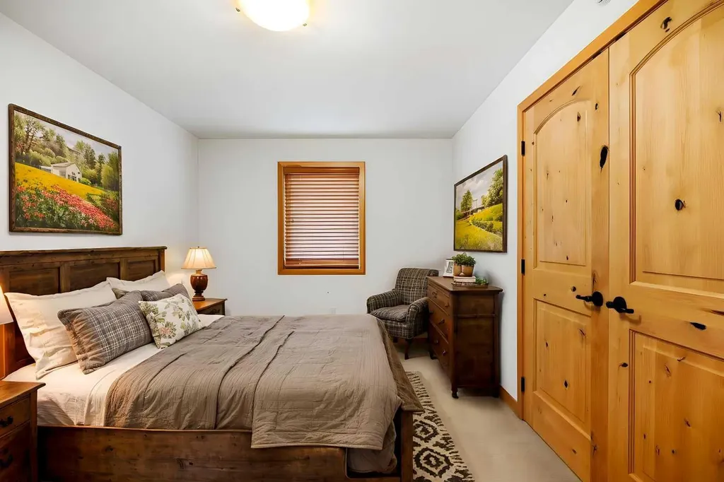 714 3rd Street Canmore AB T1W 2J6