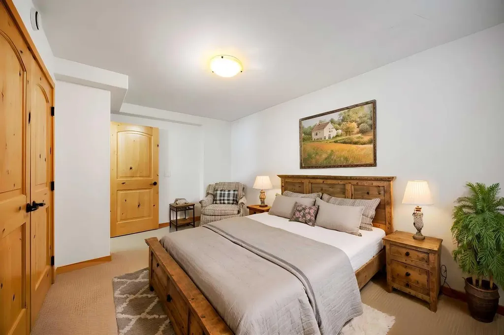 714 3rd Street Canmore AB T1W 2J6
