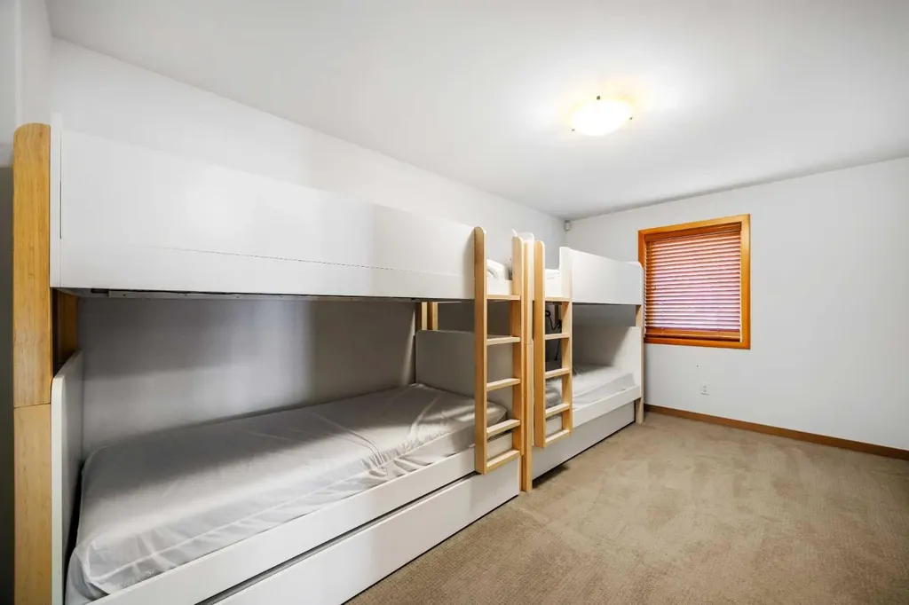714 3rd Street Canmore AB T1W 2J6