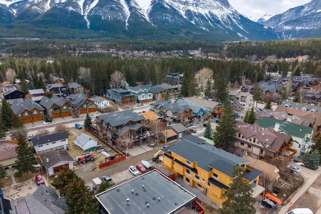 714 3rd Street Canmore AB T1W 2J6