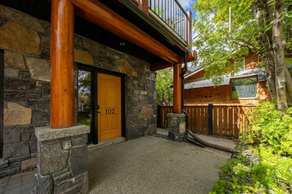 714 3rd Street Canmore AB T1W 2J6