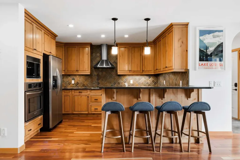 714 3rd Street Canmore AB T1W 2J6
