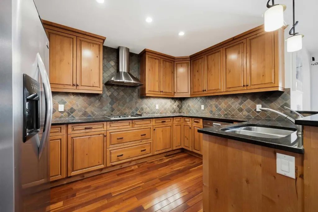 714 3rd Street Canmore AB T1W 2J6