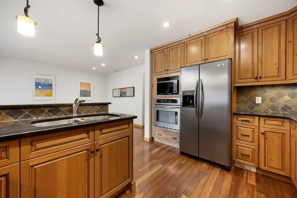 714 3rd Street Canmore AB T1W 2J6