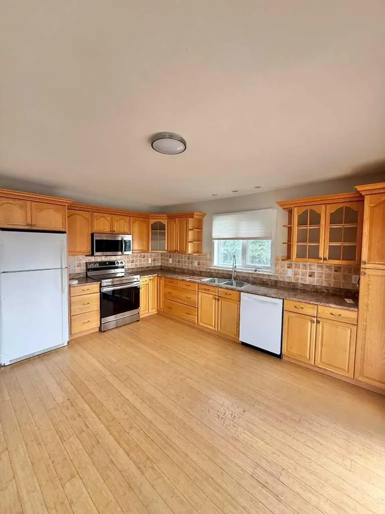 106 Chetamon Drive Hinton AB T7V1G5