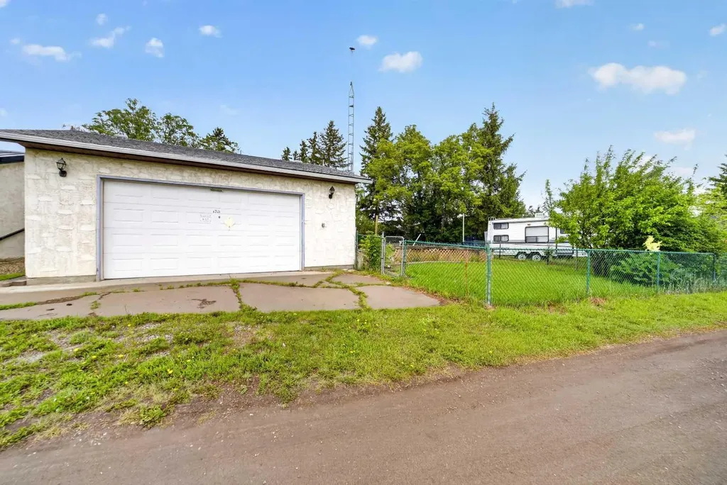 1329 Idaho Street Carstairs AB T0M0N0