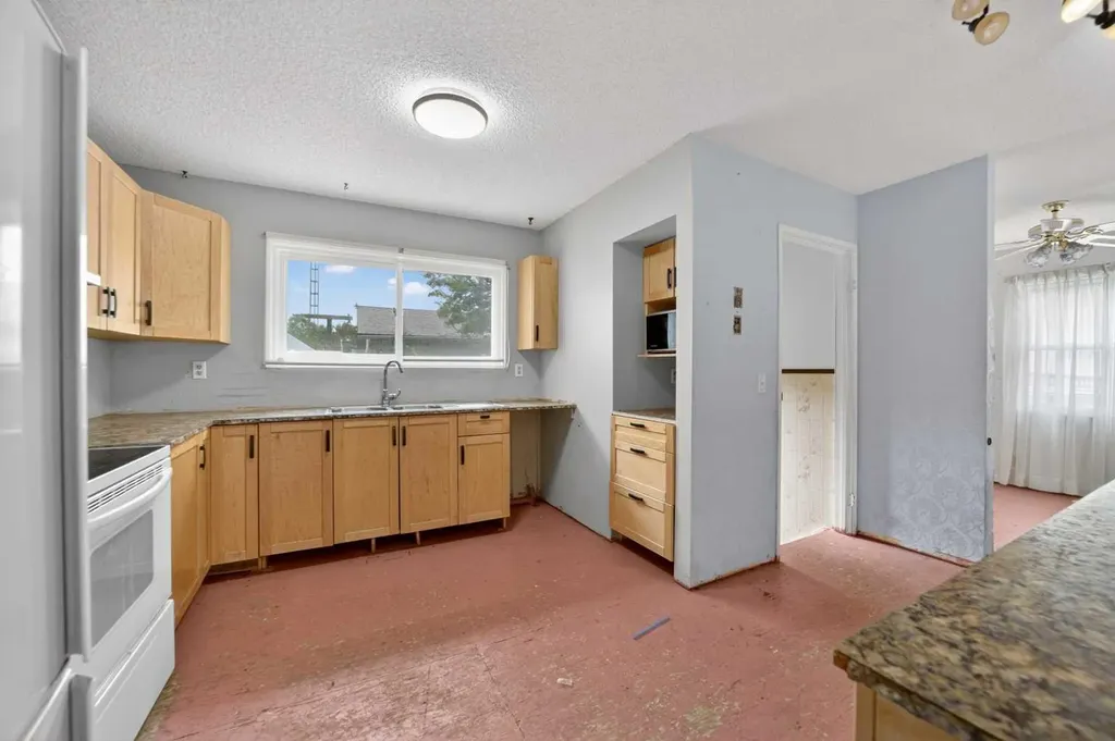 1329 Idaho Street Carstairs AB T0M0N0