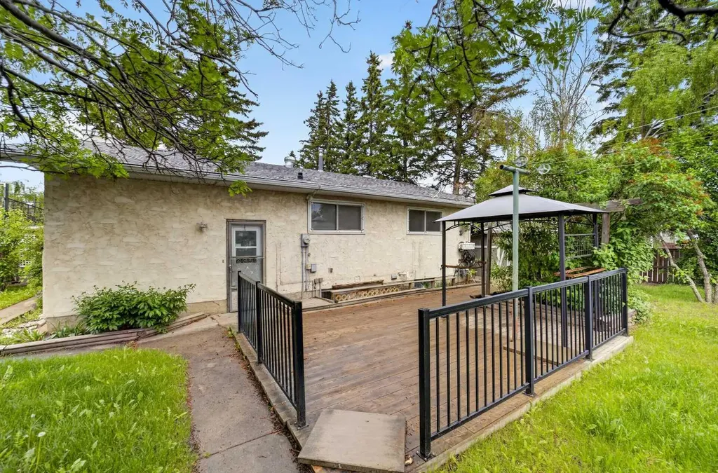 1329 Idaho Street Carstairs AB T0M0N0