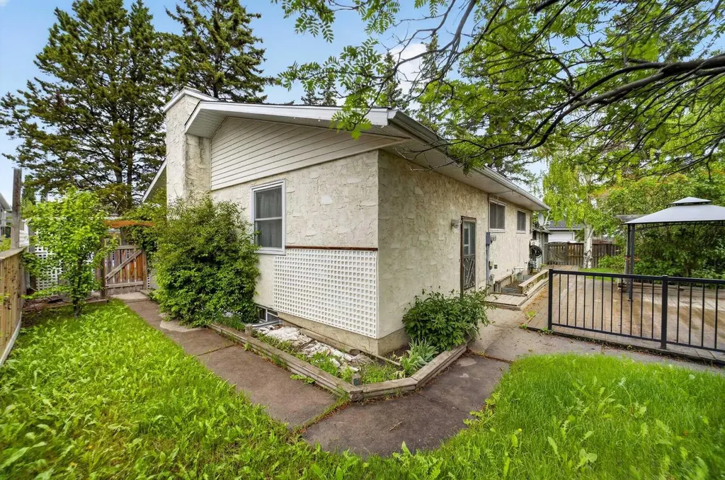 1329 Idaho Street Carstairs AB T0M0N0