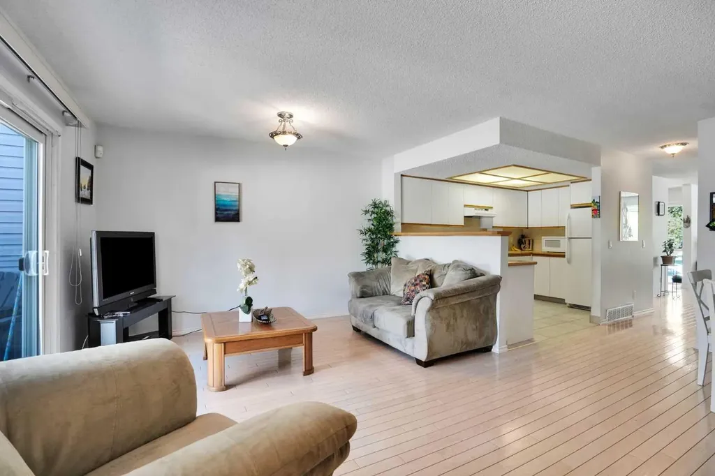 2295 1 Street NE Calgary AB T2E 1T4