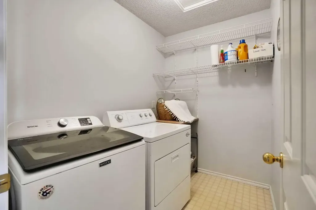 2295 1 Street NE Calgary AB T2E 1T4