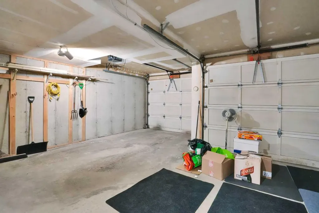 2295 1 Street NE Calgary AB T2E 1T4