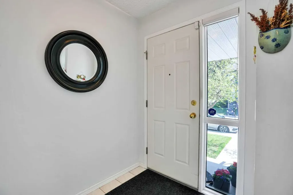 2295 1 Street NE Calgary AB T2E 1T4