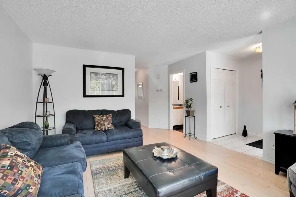 2295 1 Street NE Calgary AB T2E 1T4