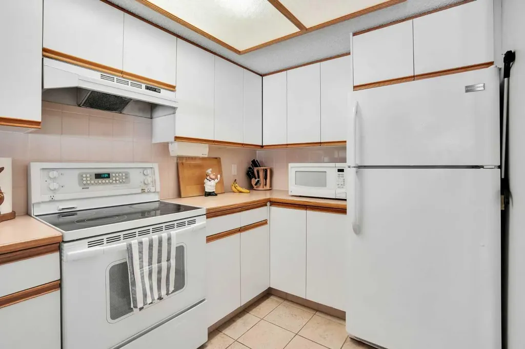 2295 1 Street NE Calgary AB T2E 1T4