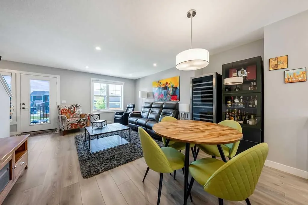 869 Cranston Avenue SE Calgary AB T3M 2V5