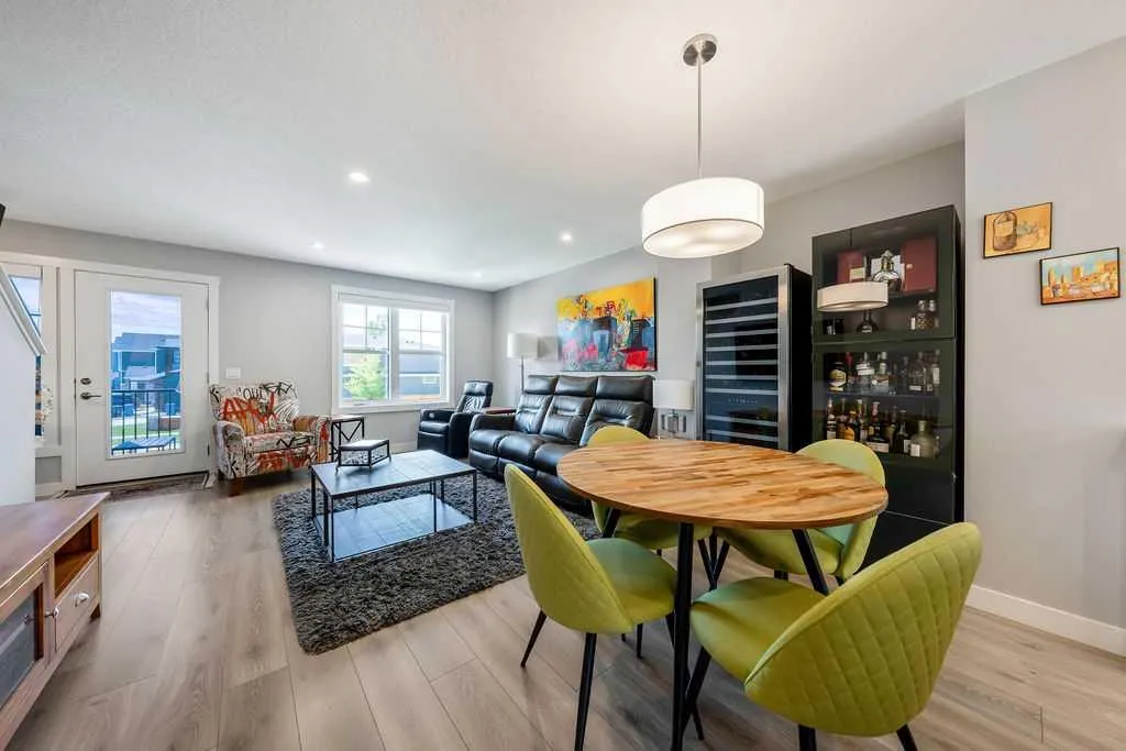 869 Cranston Avenue SE Calgary AB T3M 2V5