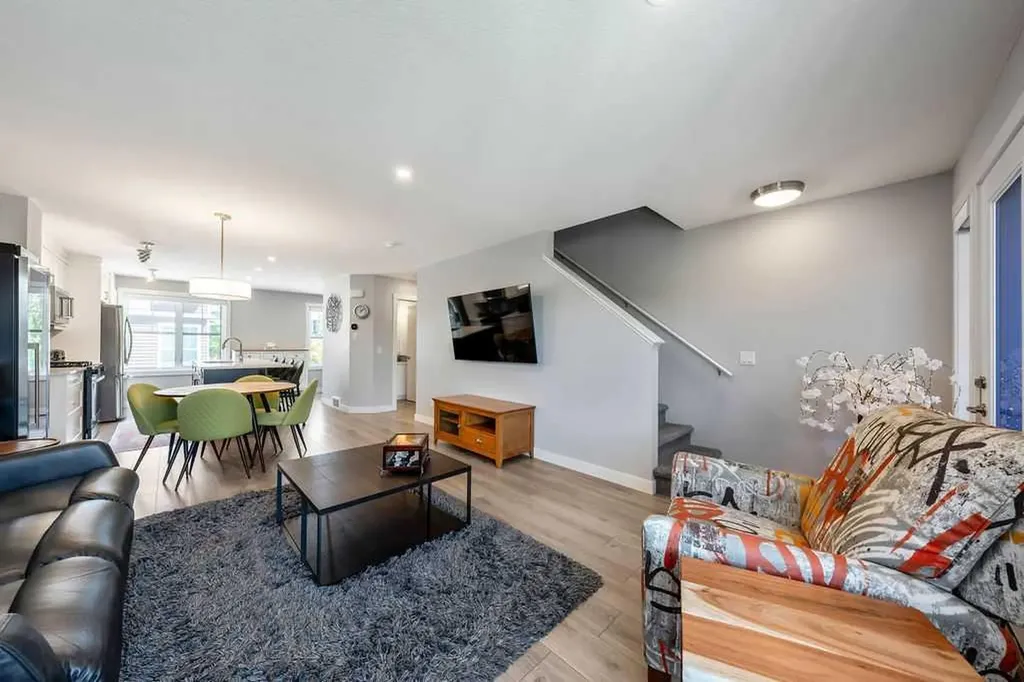 869 Cranston Avenue SE Calgary AB T3M 2V5