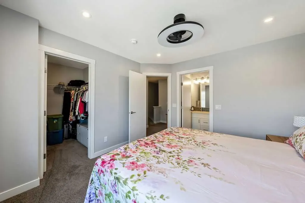 869 Cranston Avenue SE Calgary AB T3M 2V5