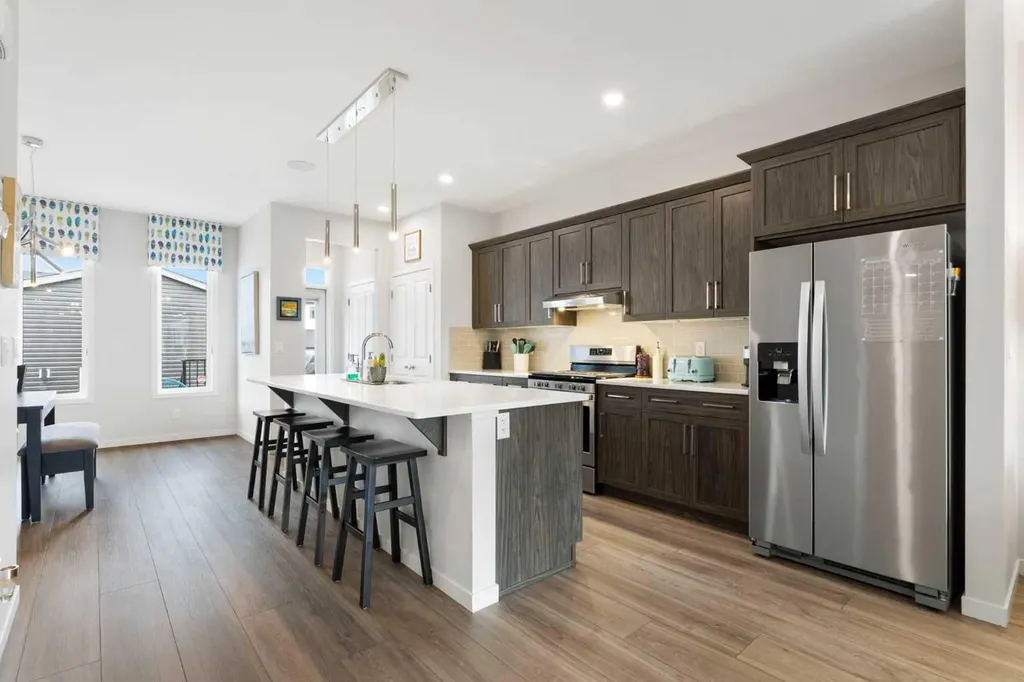 40 Dawson Harbour Villas Chestermere AB T1X 2A3