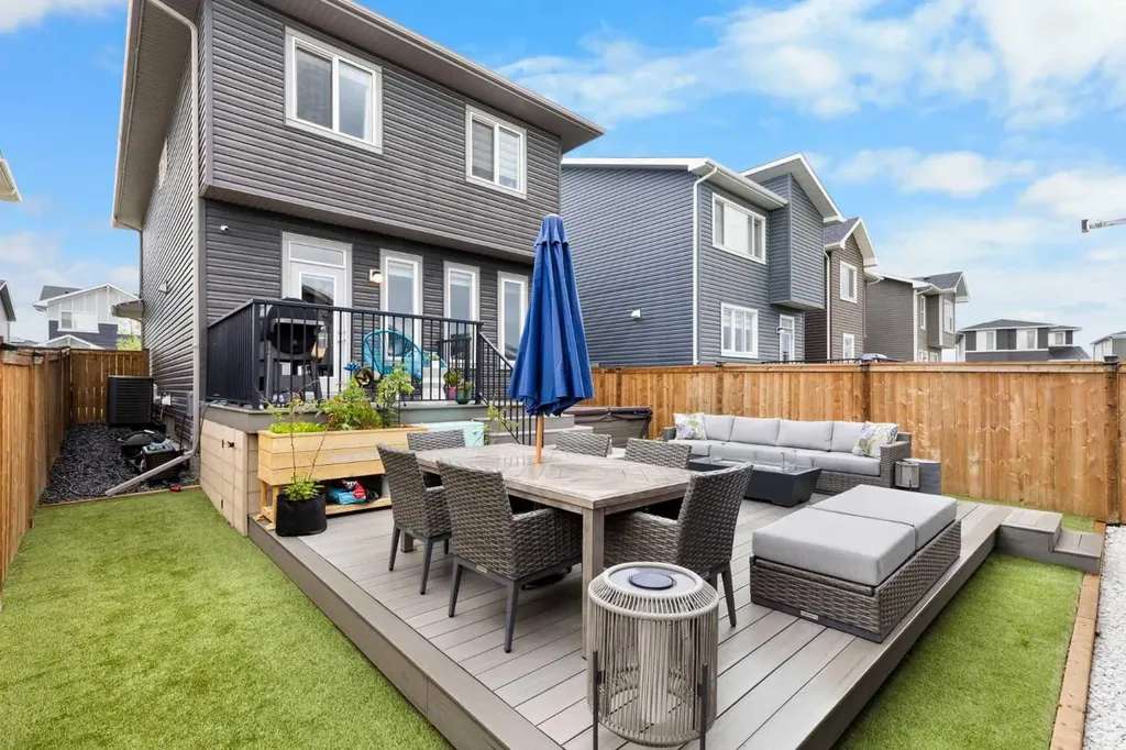 40 Dawson Harbour Villas Chestermere AB T1X 2A3
