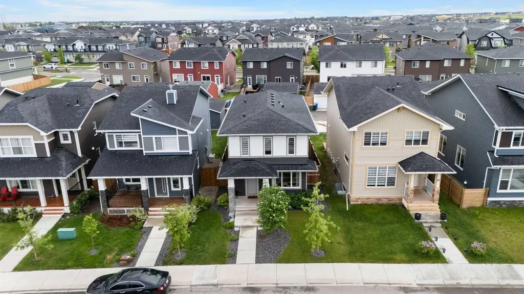 40 Dawson Harbour Villas Chestermere AB T1X 2A3