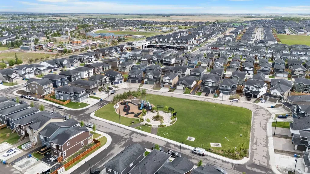 40 Dawson Harbour Villas Chestermere AB T1X 2A3