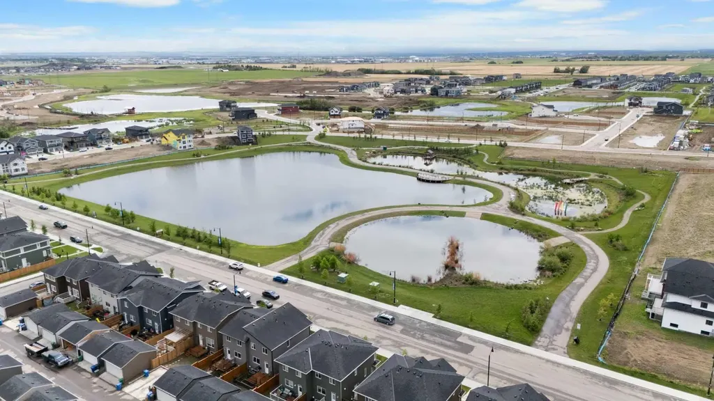40 Dawson Harbour Villas Chestermere AB T1X 2A3