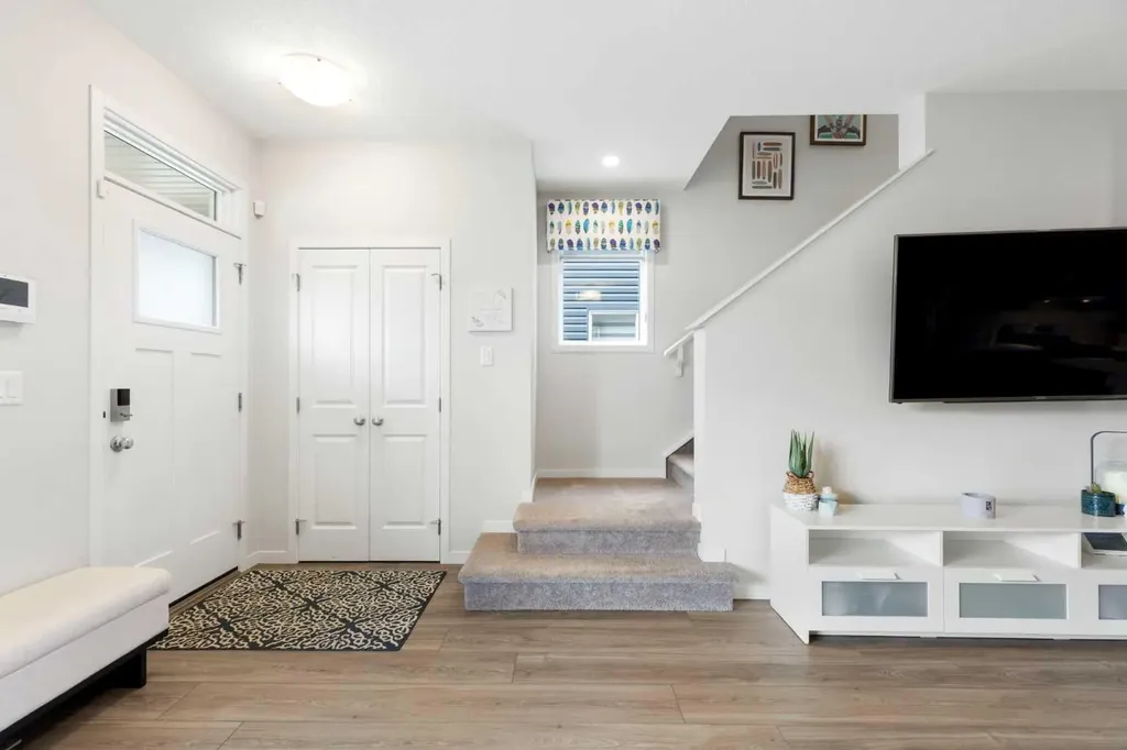 40 Dawson Harbour Villas Chestermere AB T1X 2A3