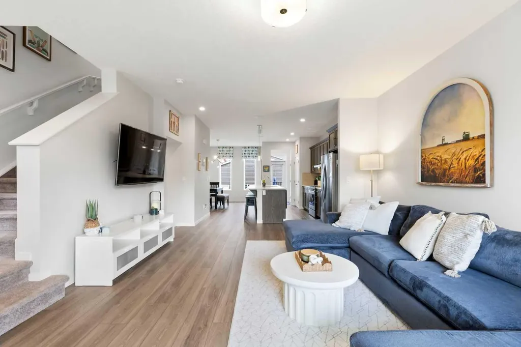 40 Dawson Harbour Villas Chestermere AB T1X 2A3