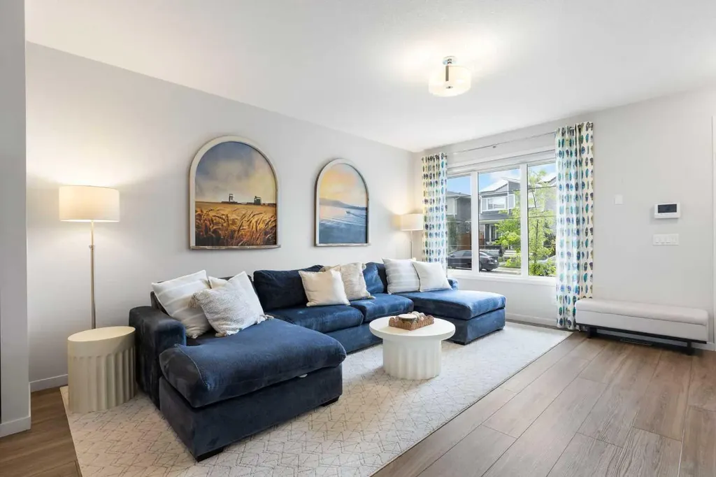 40 Dawson Harbour Villas Chestermere AB T1X 2A3