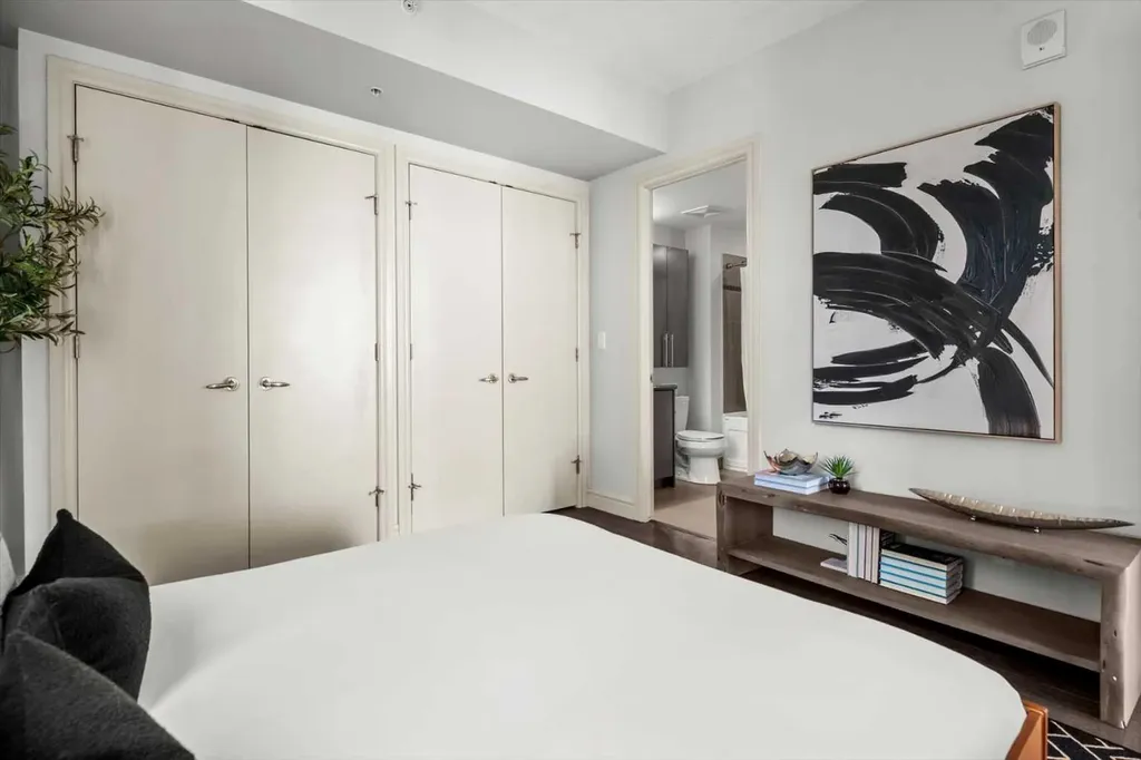 817 15 Avenue SW Calgary AB T2R 0H8