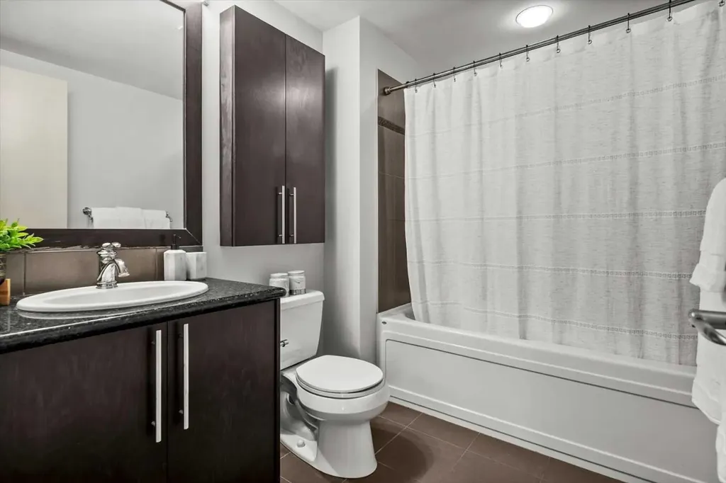 817 15 Avenue SW Calgary AB T2R 0H8