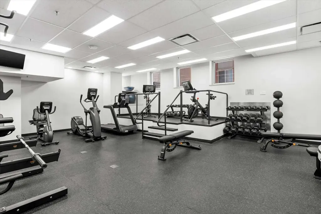 817 15 Avenue SW Calgary AB T2R 0H8