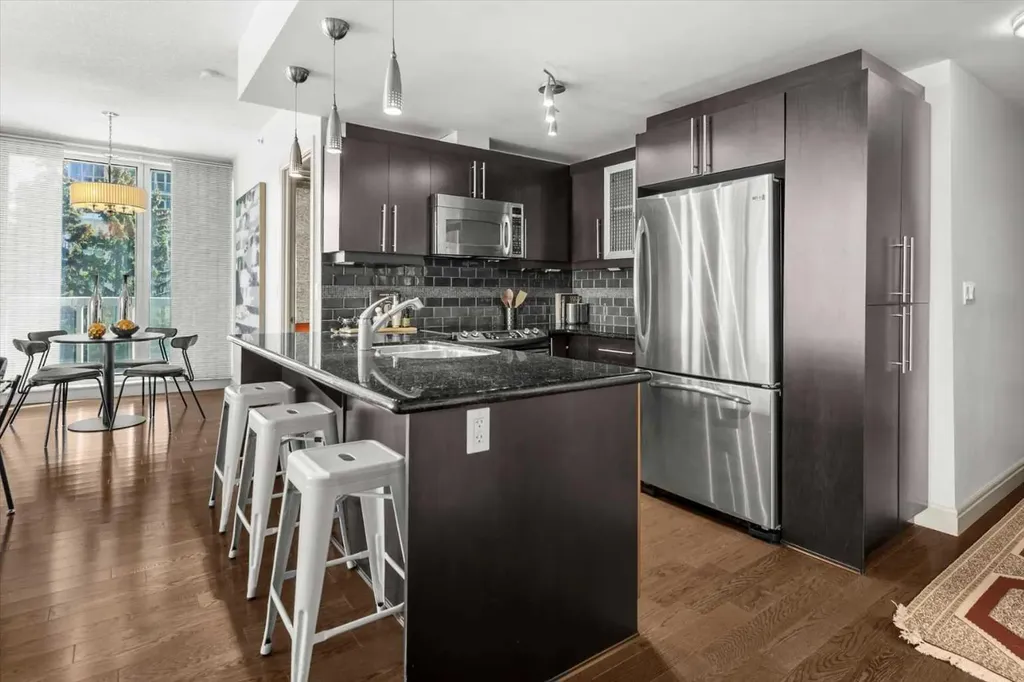 817 15 Avenue SW Calgary AB T2R 0H8