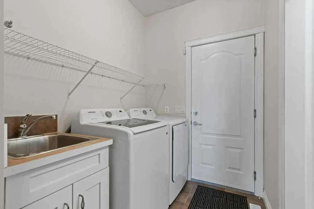 1724 High Park Boulevard NW High River AB T1V 1Z8
