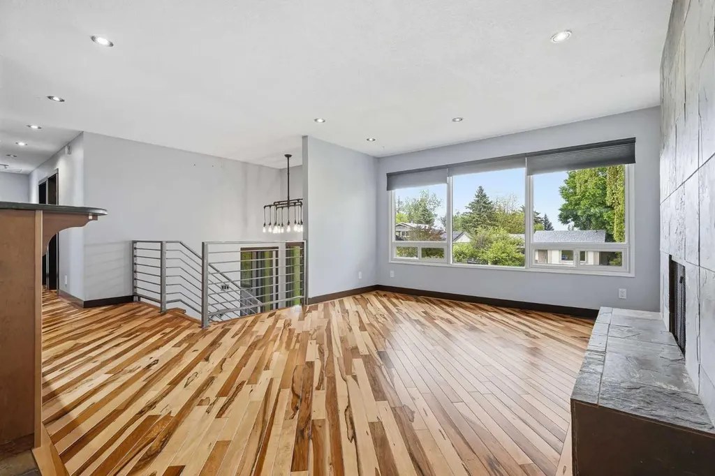 316 Canniff Place SW Calgary AB T2W 2L9