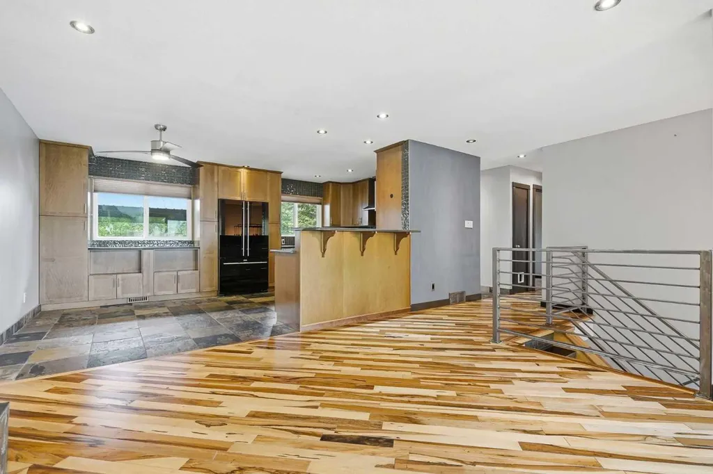 316 Canniff Place SW Calgary AB T2W 2L9