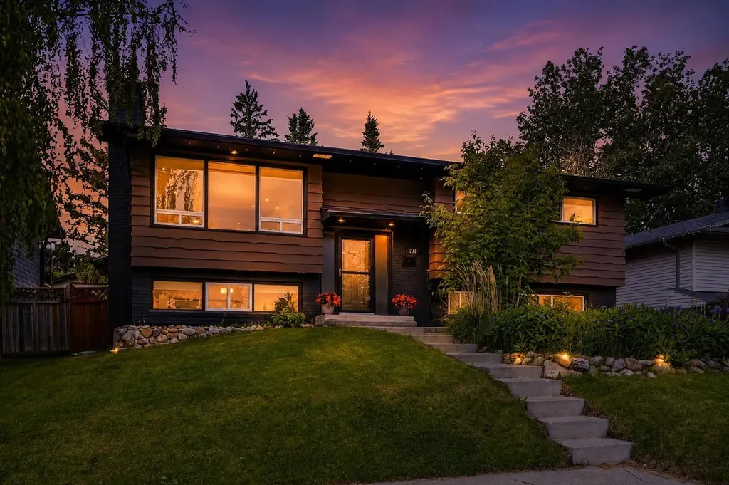 316 Canniff Place SW Calgary AB T2W 2L9