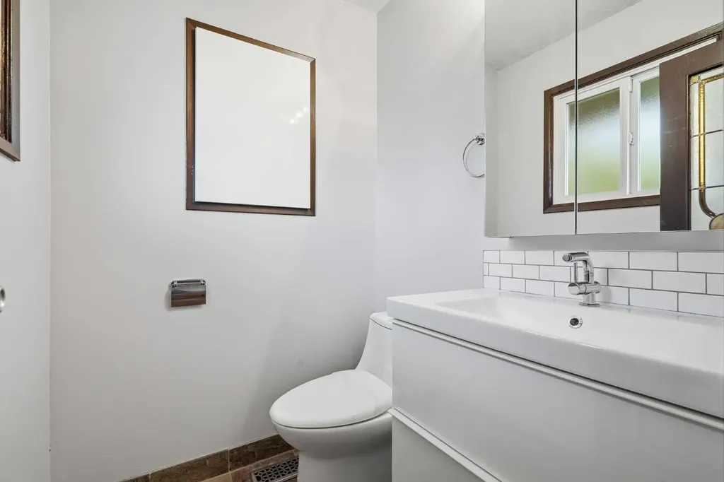 316 Canniff Place SW Calgary AB T2W 2L9