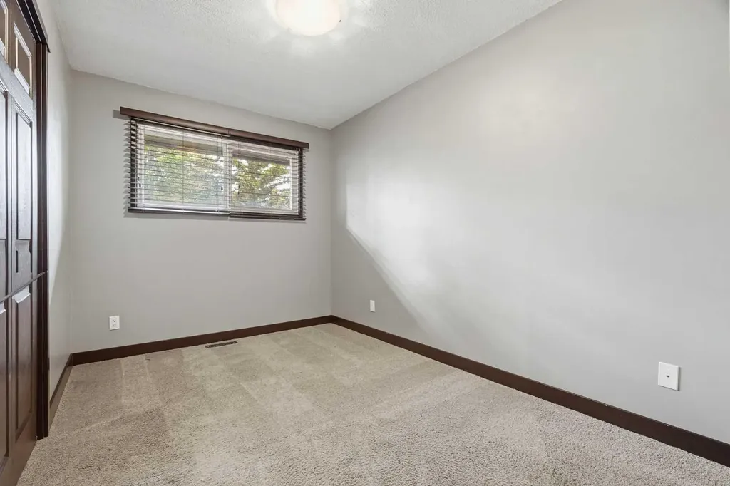 316 Canniff Place SW Calgary AB T2W 2L9