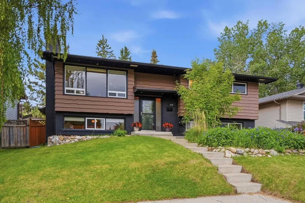 316 Canniff Place SW Calgary AB T2W 2L9