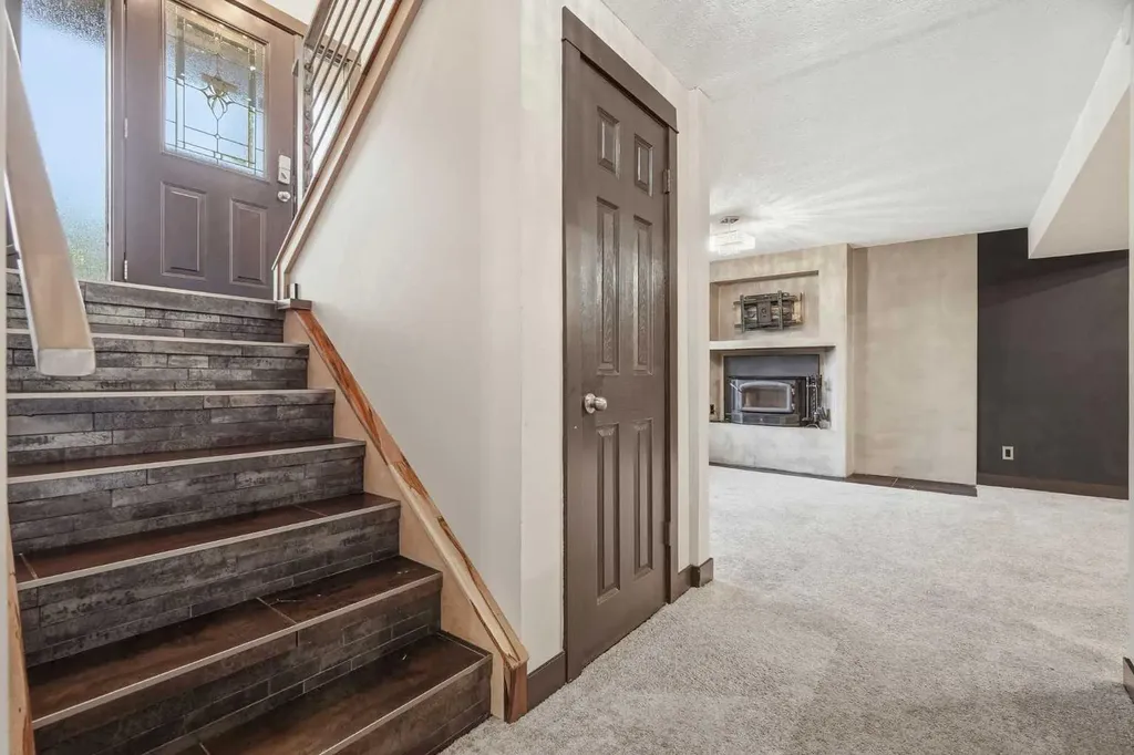 316 Canniff Place SW Calgary AB T2W 2L9
