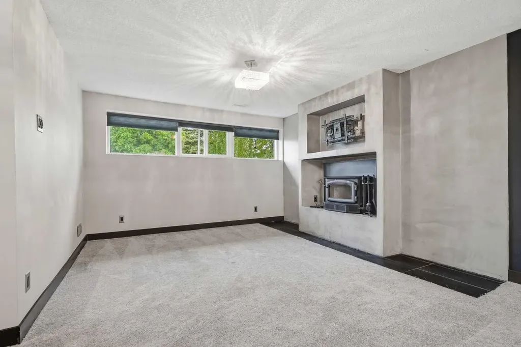 316 Canniff Place SW Calgary AB T2W 2L9