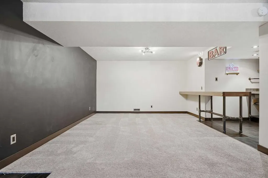 316 Canniff Place SW Calgary AB T2W 2L9