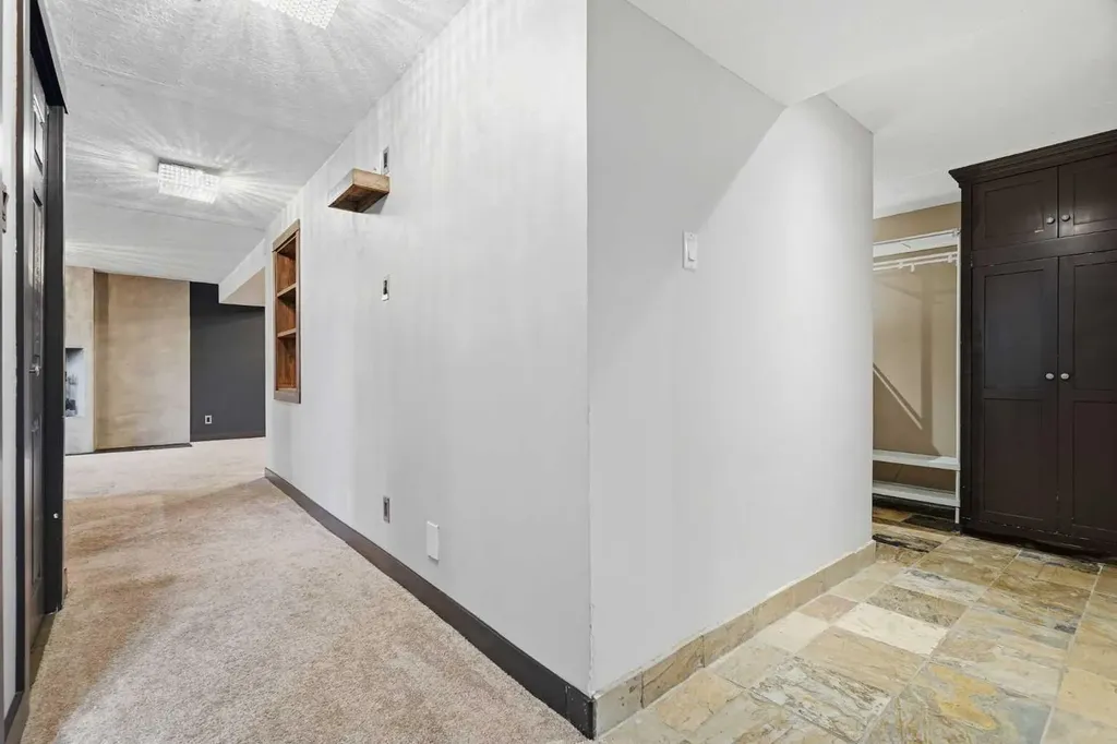 316 Canniff Place SW Calgary AB T2W 2L9