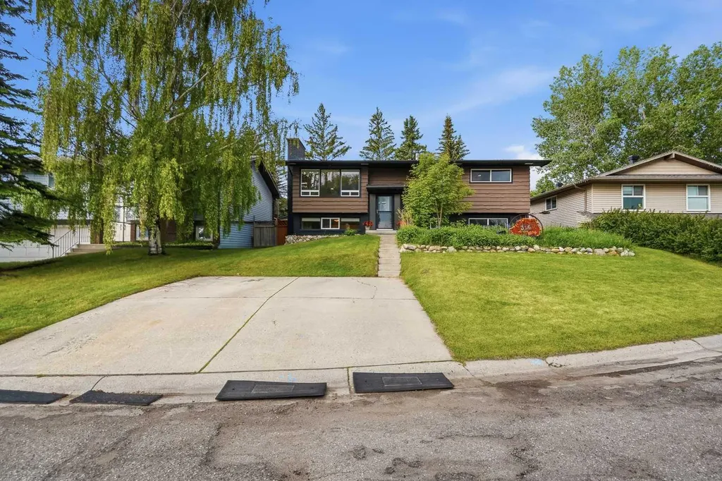 316 Canniff Place SW Calgary AB T2W 2L9